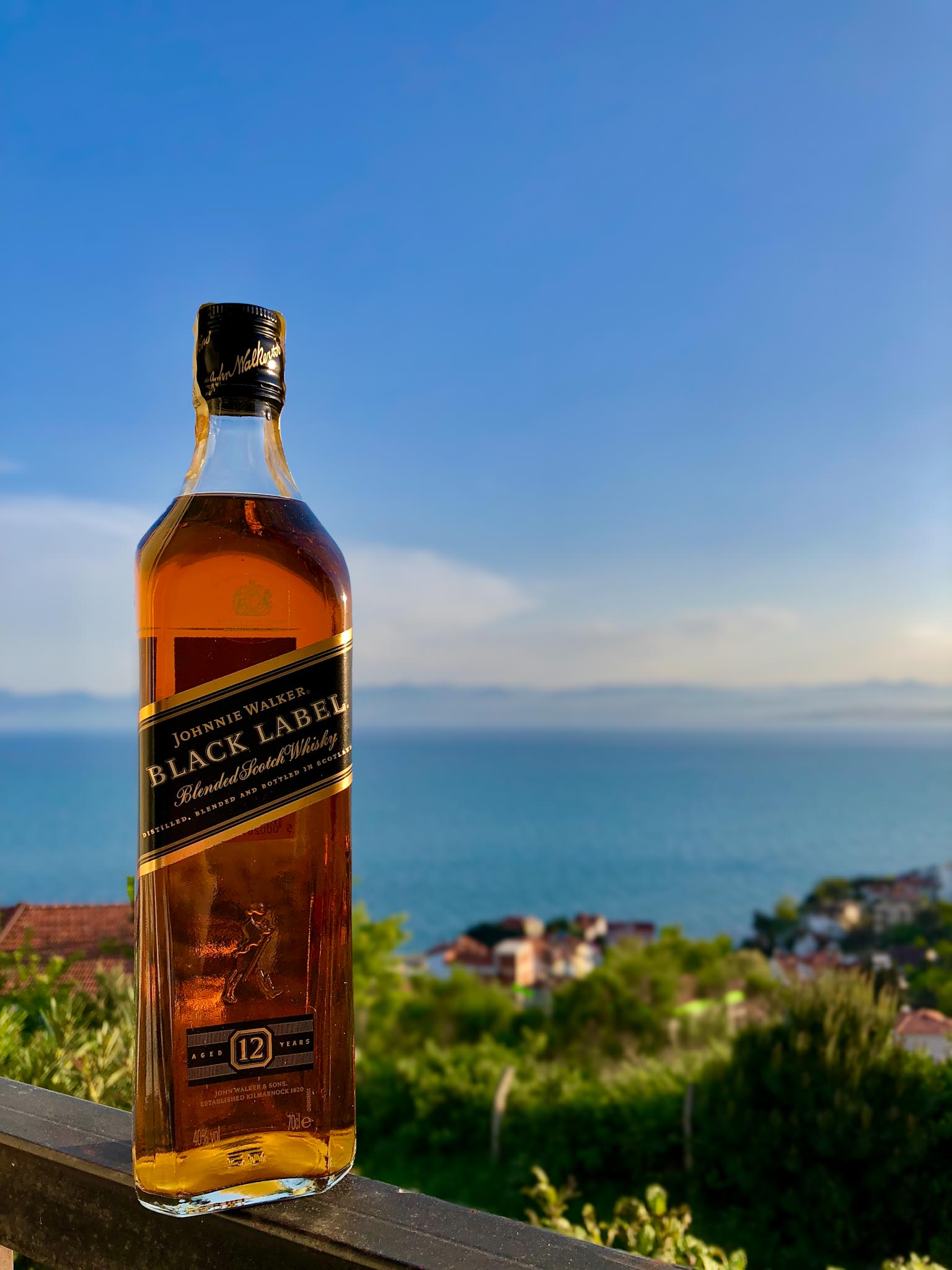 JOHNNIE WALKER BLACK LABEL 